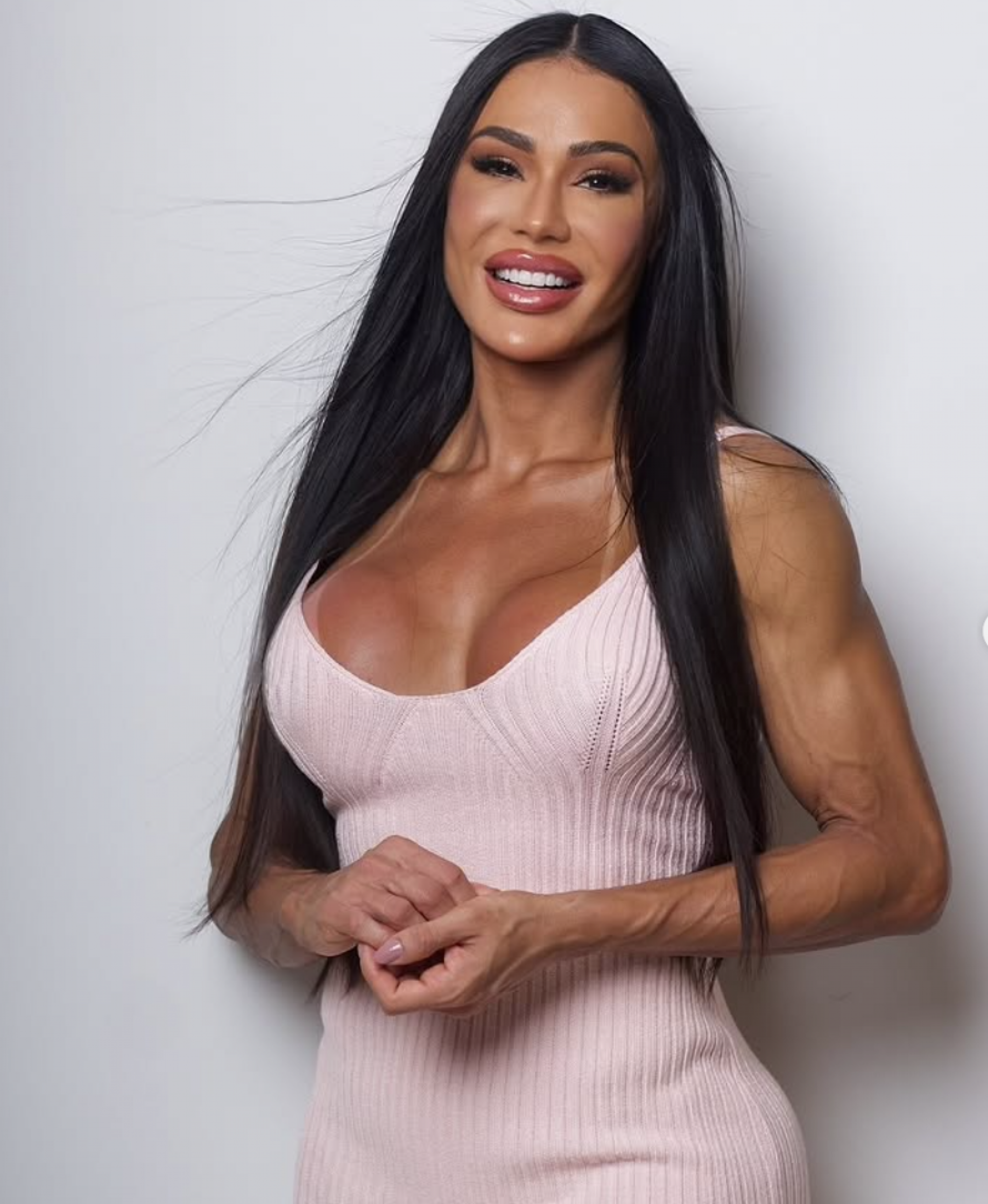 Gracyanne Barbosa fala sobre nova fase e relação com Belo: