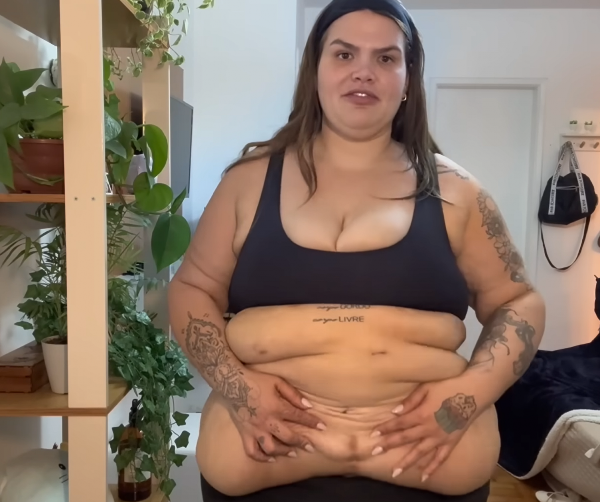 Thais Carla faz tour pelo corpo após bariátrica - Reprodução Youtube
