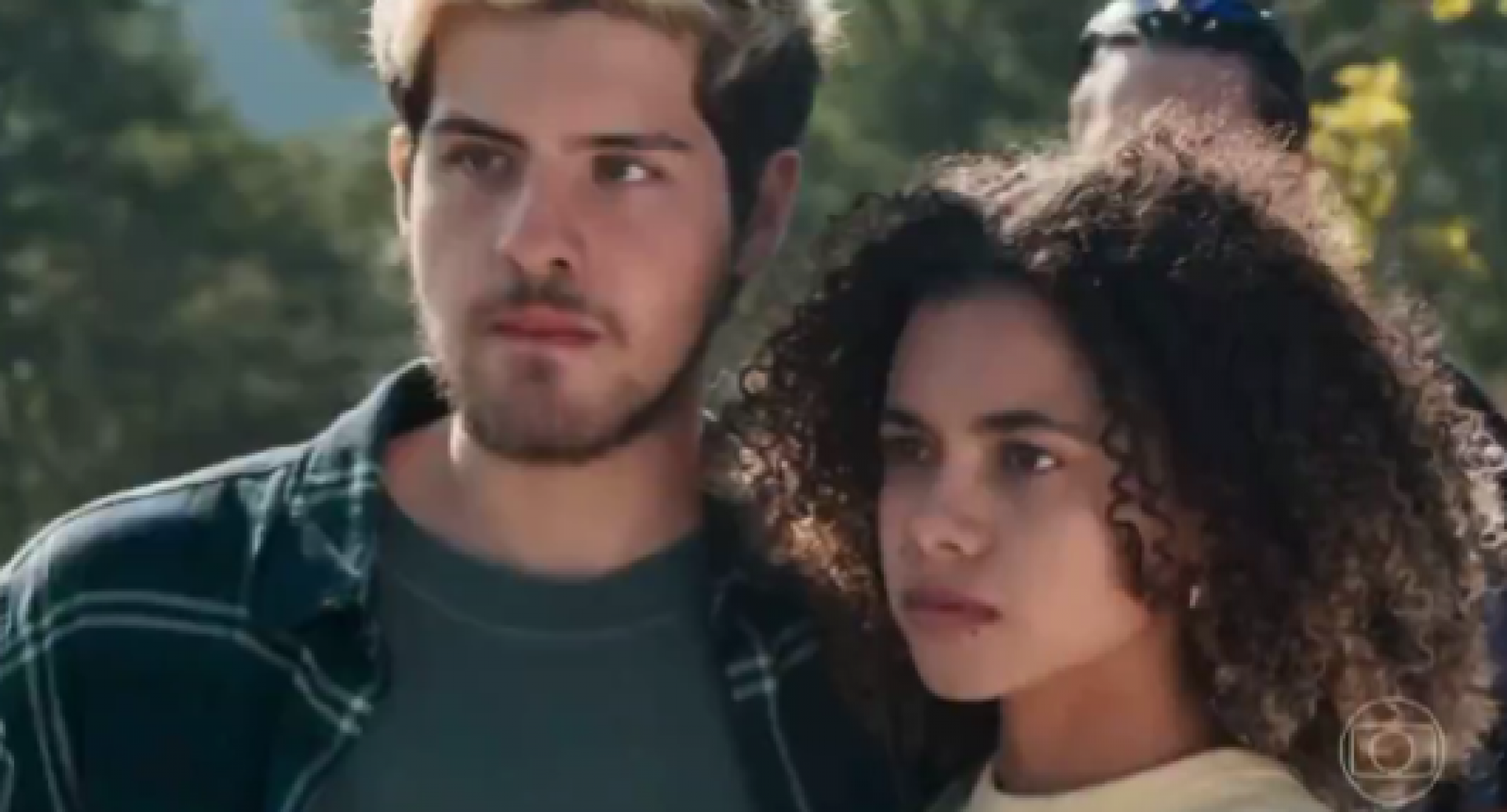 Bagd&aacute; amea&ccedil;a Jo&eacute;lly e Raul na novela 'Tr&ecirc;s Gra&ccedil;as' - Reprodu&ccedil;&atilde;o de v&iacute;deo / X