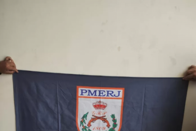 Homem é preso com arma e drogas após cerco da PM que evitou possível ataque entre facções rivais em Cabo Frio