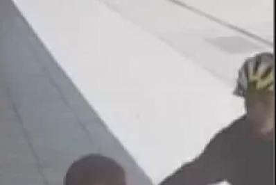 Criminoso de bicicleta tenta furtar cordão de mulher no centro de Cabo Frio