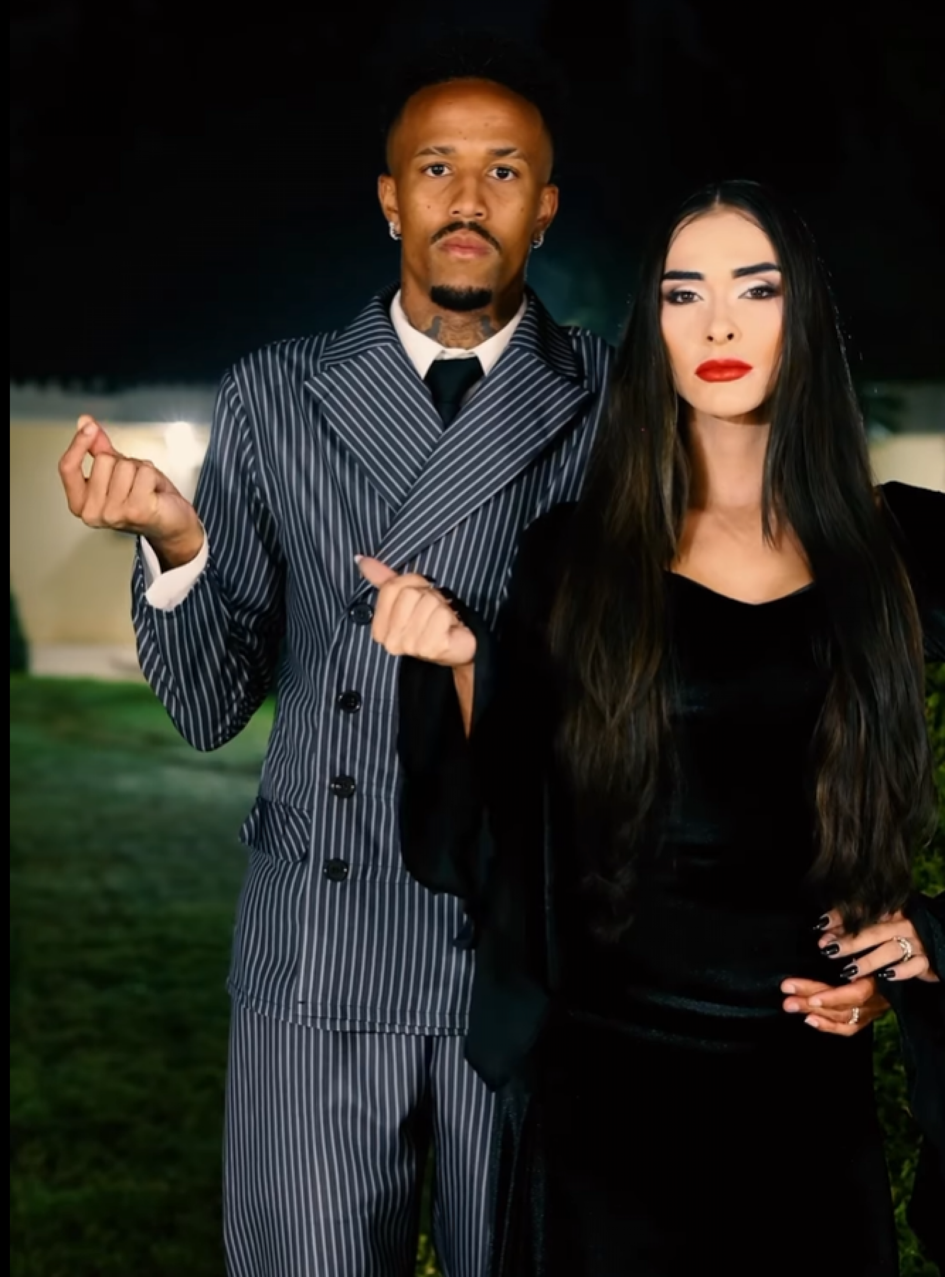 Éder Militão, Tainá e filhos se vestem de 'Família Addams' - reprodução Instagram