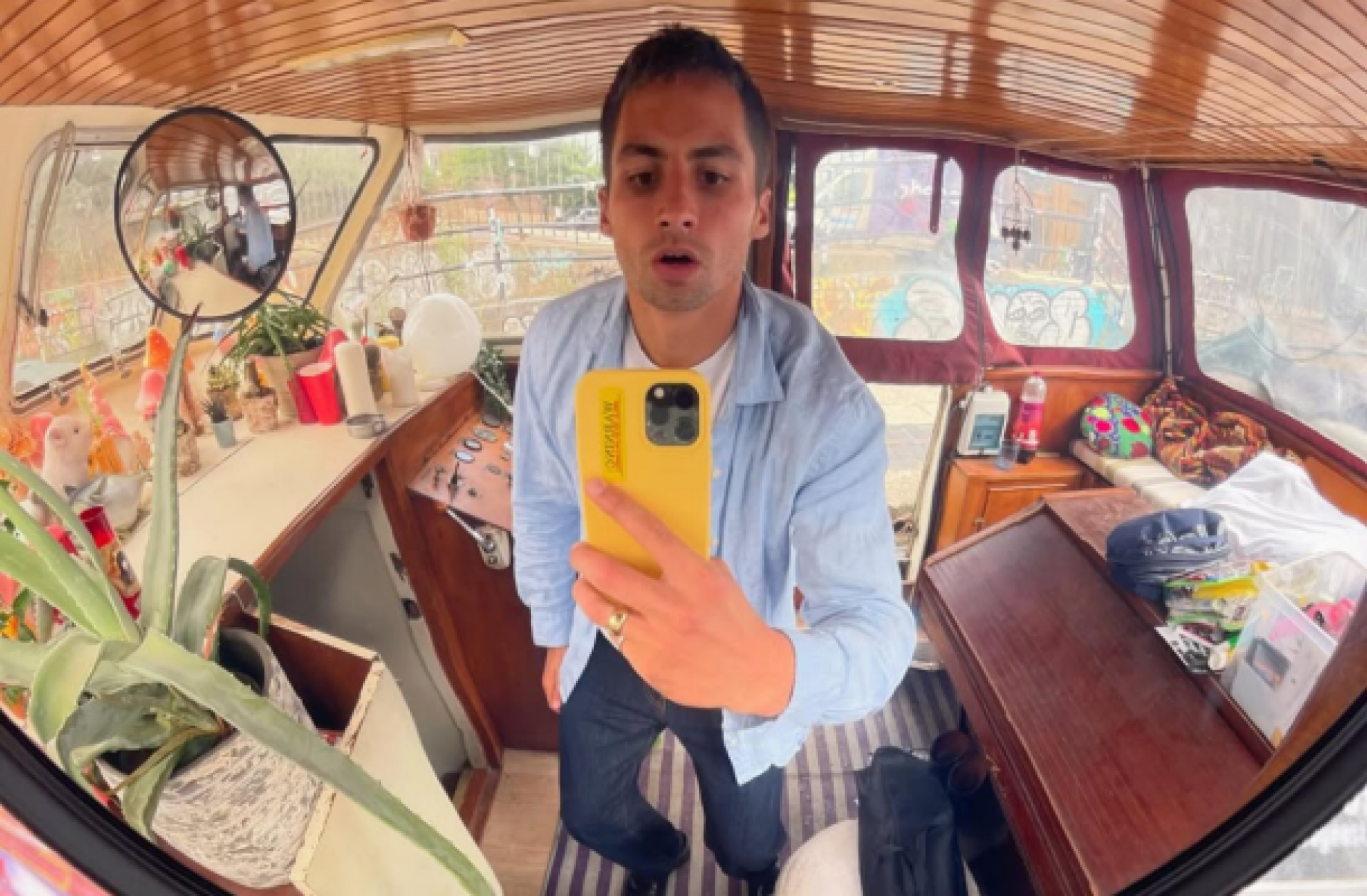 Do Tottenham à arte contemporânea: ex-goleiro deixa &#8220;estereótipo do futebol&#8221; por produções