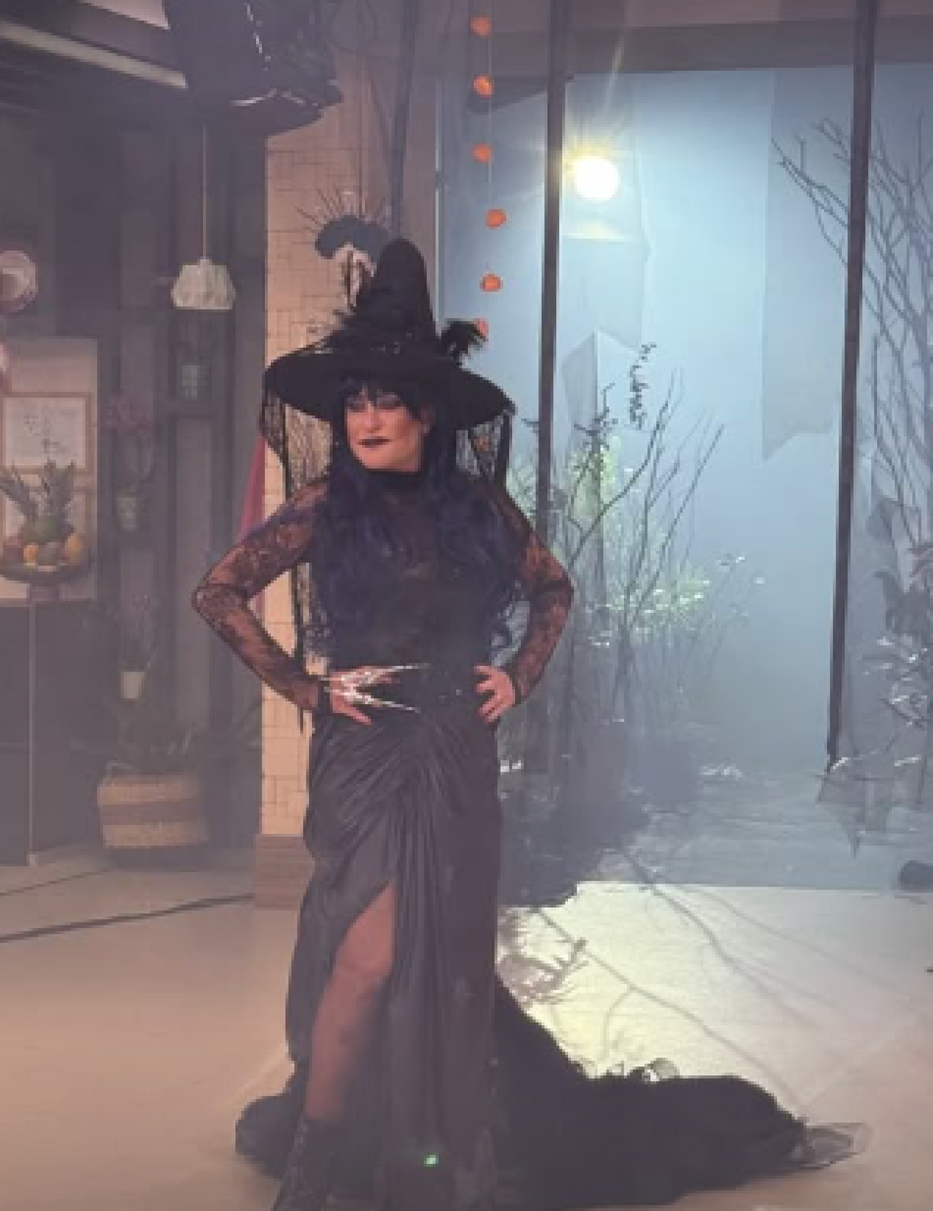 Ana Maria Braga apresenta 'Mais Você' fantasiada de bruxa e web reage - Reprodução de vídeo / Instagram