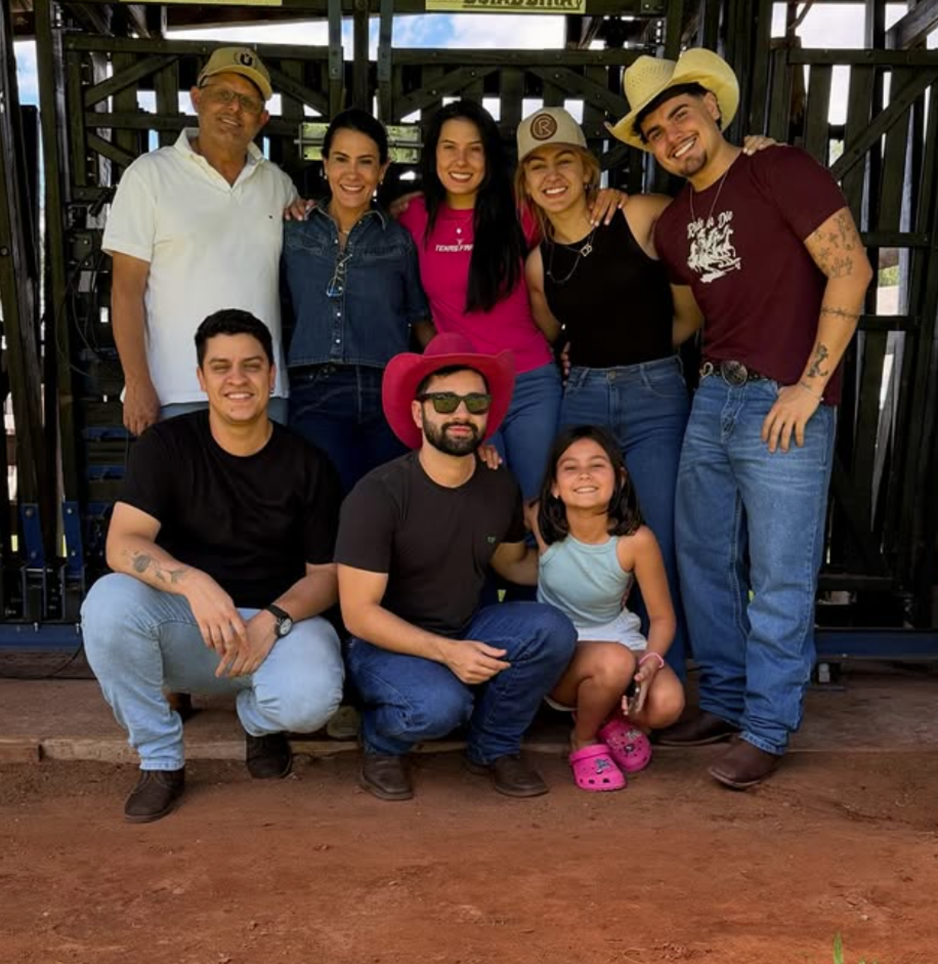 Ana Castela aproveita dias de lazer com o namorado, família e amigos  - reprodução Instagram
