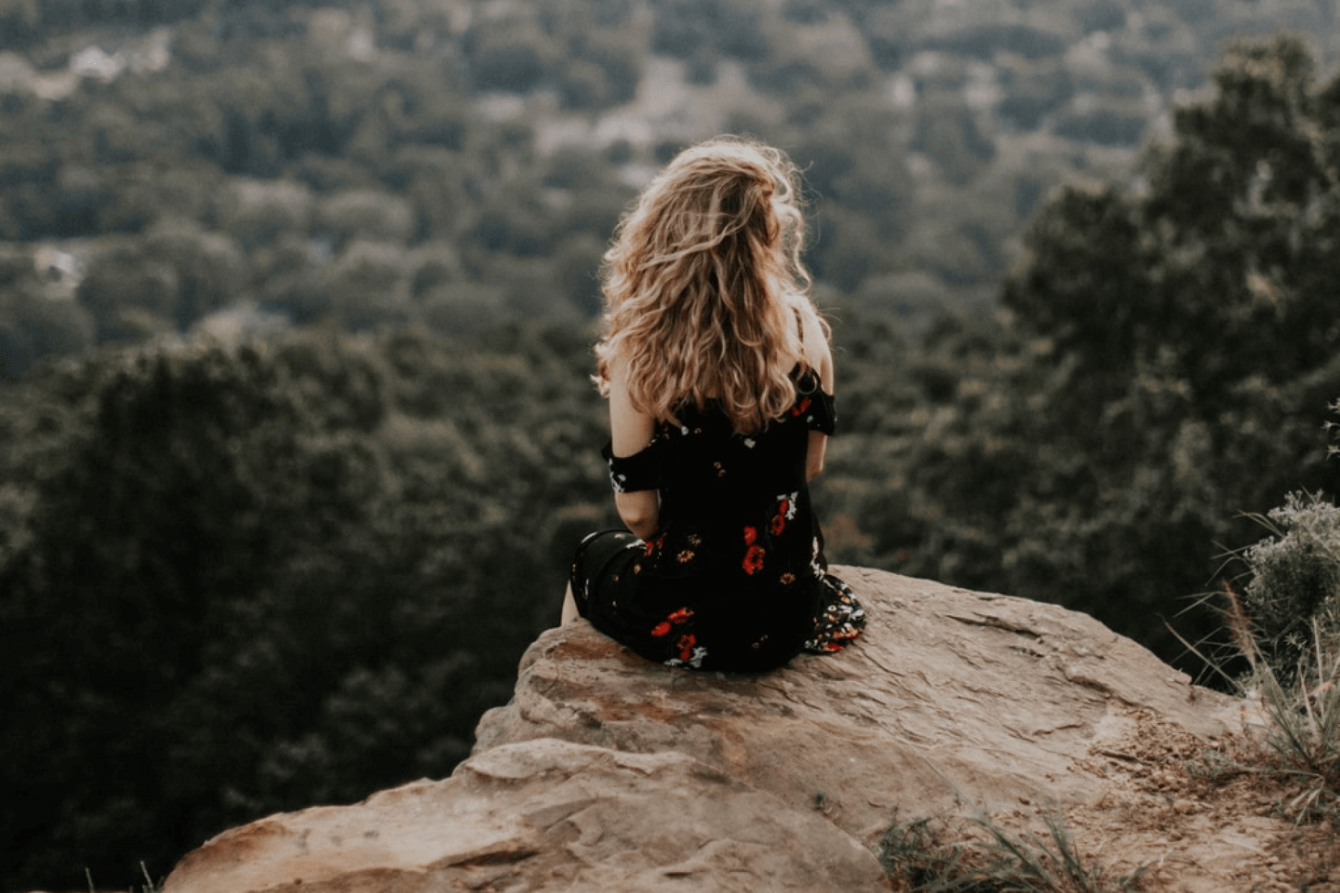Como se acalmar em meio a uma crise: técnicas para momentos de medo, pânico e tensão