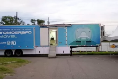 TOMOGRAFIA PARA A POPULAÇÃO/ Unidade Móvel leva exames para a Praça de São Cristóvão, em Cabo Frio