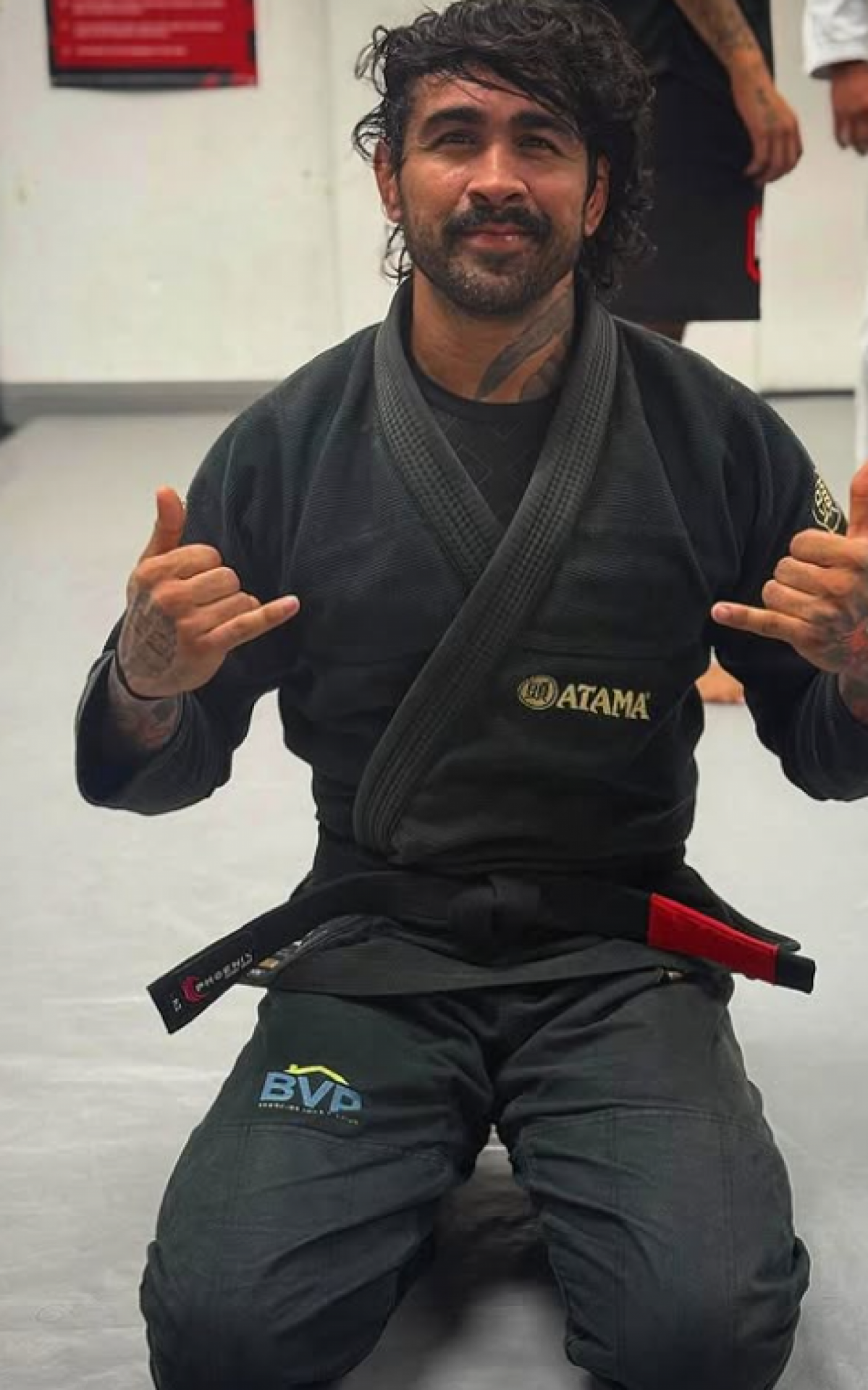 Tragédia no UFC: Godofredo Pepey Morre na Prisão e Esposa Sofre Ataques