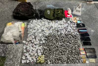 Polícia Militar desmantela ponto de tráfico em bar de Araruama e prende duas pessoas