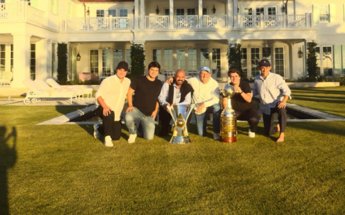 Mansão de Luxo de John Textor Revelada: Diretor da SAF Mostra Detalhes Surpreendentes!