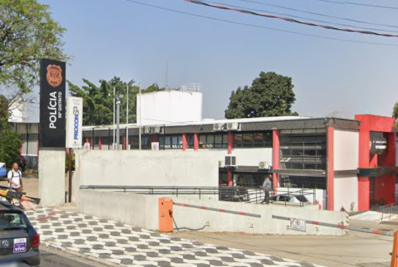 Jovem morre após ser atingido por estrutura de concreto em quadra pública de SP