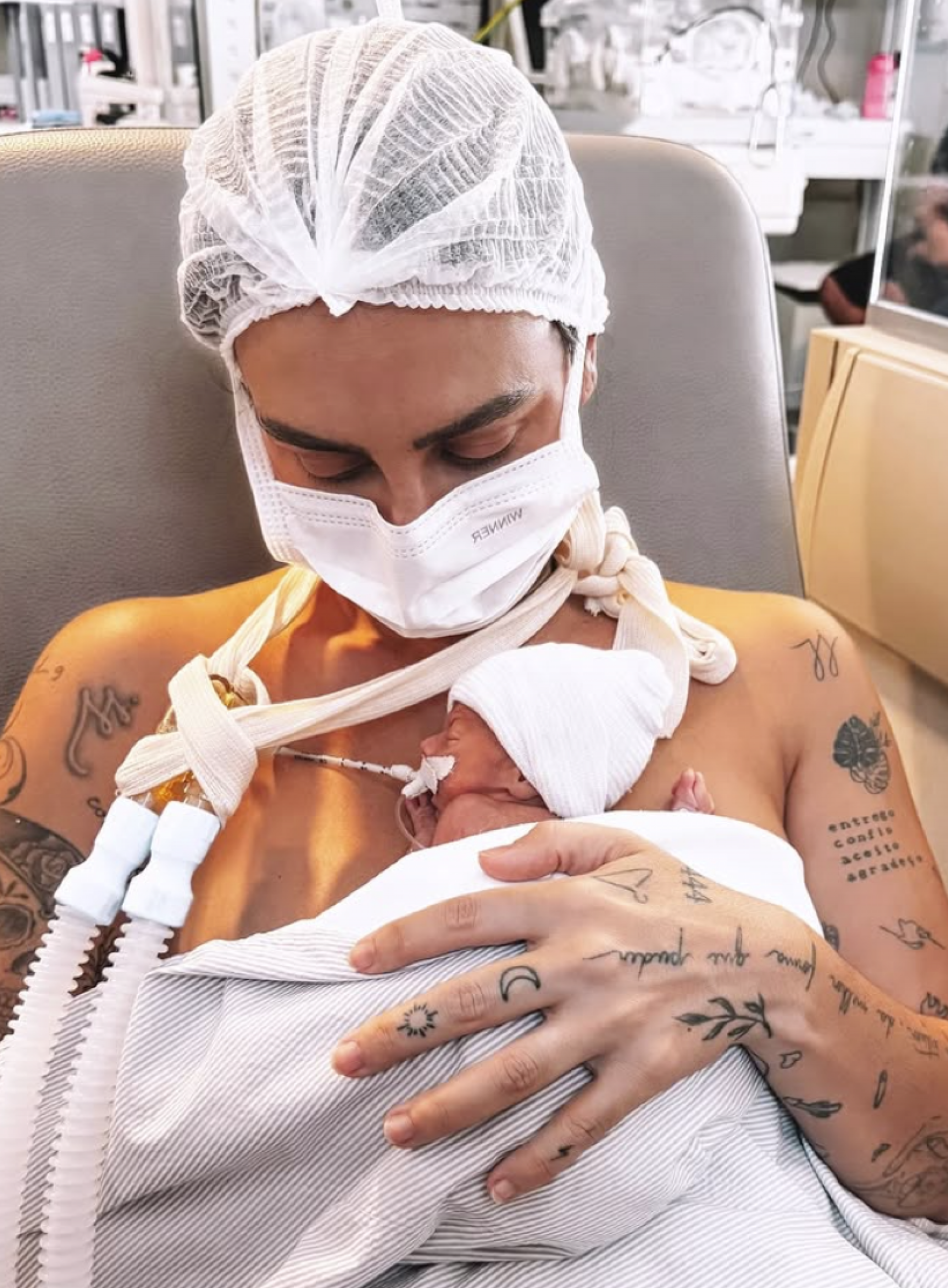 Clara Maia comove ao relatar jornada do filho que sobreviveu ao parto prematuro - reprodução Instagram