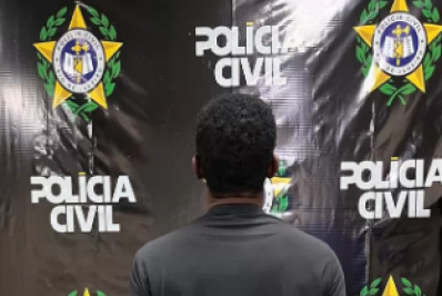 Procurado por homicídio é preso após agredir homem perto da delegacia em Cabo Frio