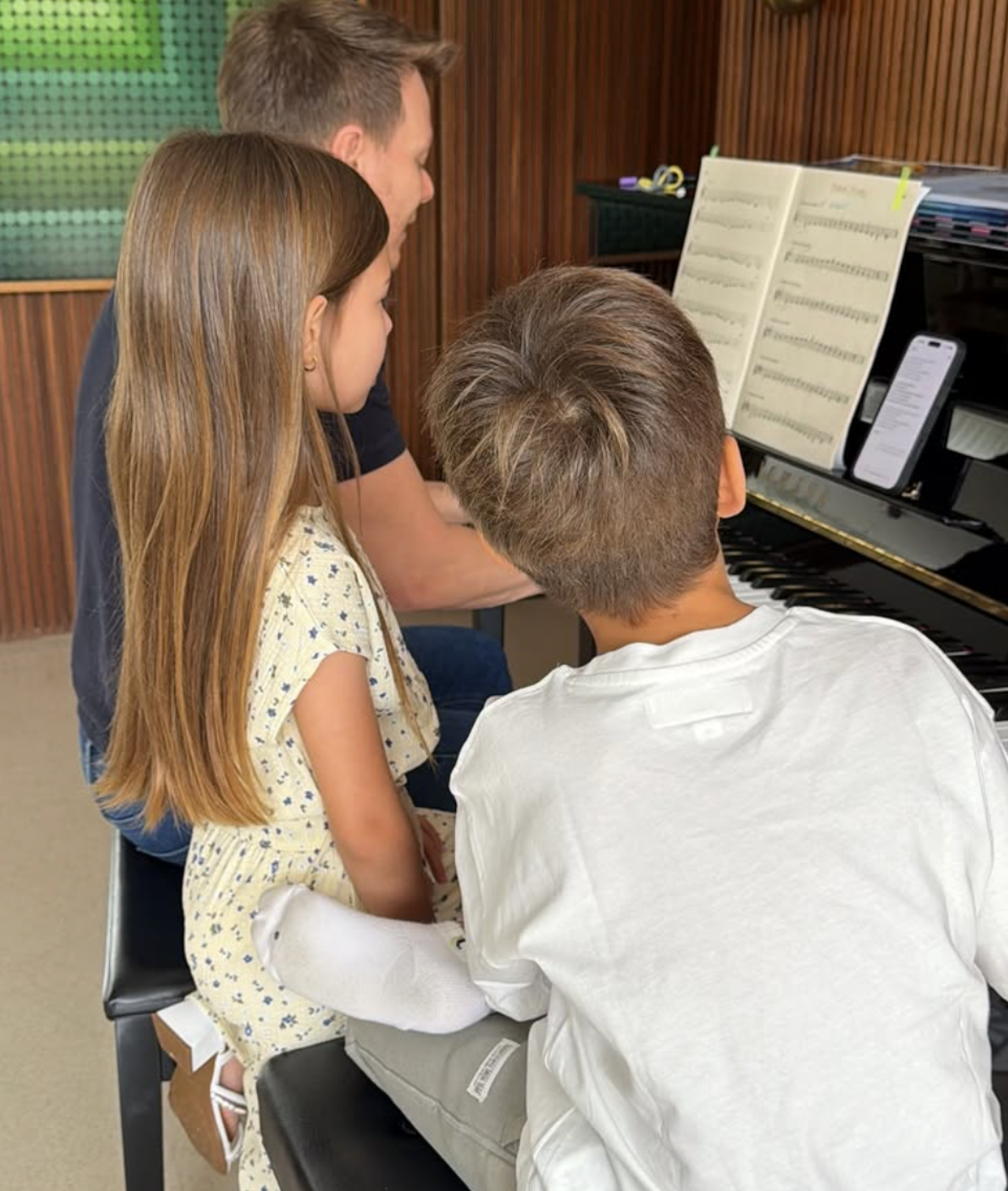 Thais Fersoza registra momento musical em família - reprodução Instagram