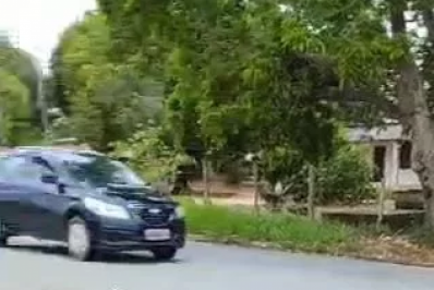 Motociclista morre em colisão entre moto e micro-ônibus na Estrada da Integração, em Cabo Frio