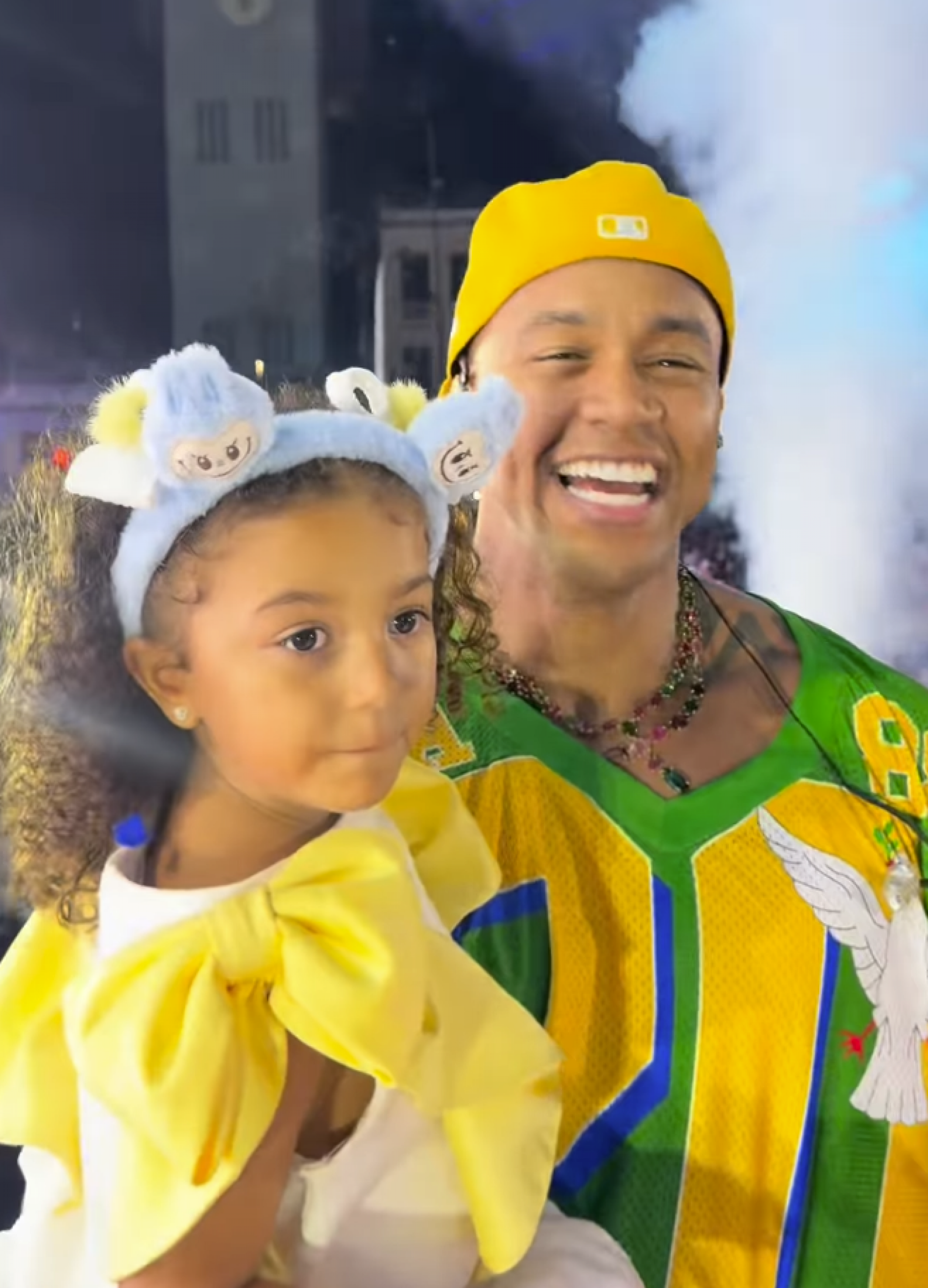 Lore Improta comenta chá revelação durante show de Léo Santana - reprodução Instagram