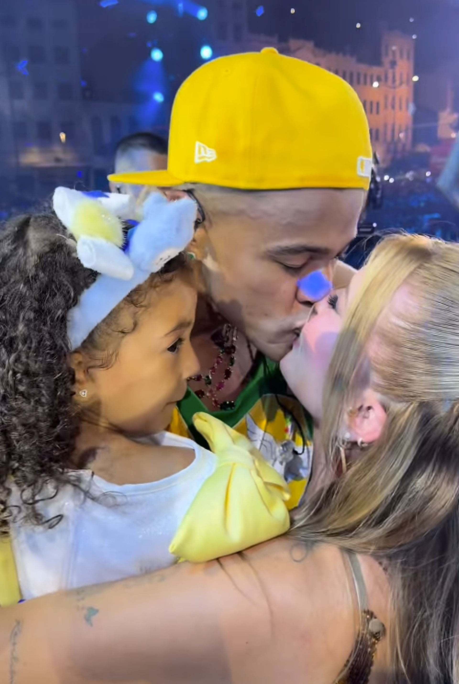 Lore Improta comenta chá revelação durante show de Léo Santana - reprodução Instagram