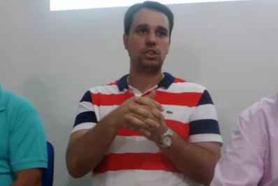 Policial civil e ex-secretário de Arraial do Cabo é preso em operação contra extorsão na Região dos Lagos