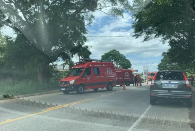 Acidente entre carro e moto deixa jovem ferido em São Pedro da Aldeia