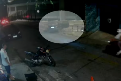 Vídeo! Mulher pula de carro em movimento após ser esfaqueada por ex-companheiro em SP