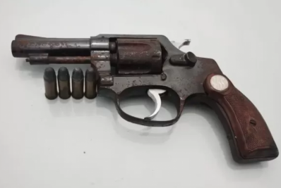 Briga familiar em São Pedro da Aldeia termina com apreensão de arma de fogo de uso restrito