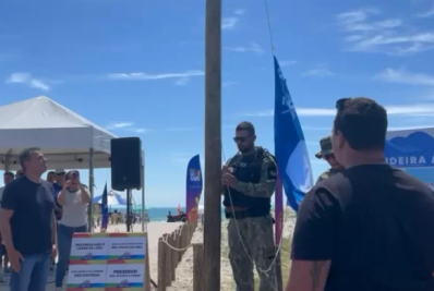 Bandeira Azul é hasteada na Praia do Foguete e prefeito anuncia novidades para Cabo Frio
