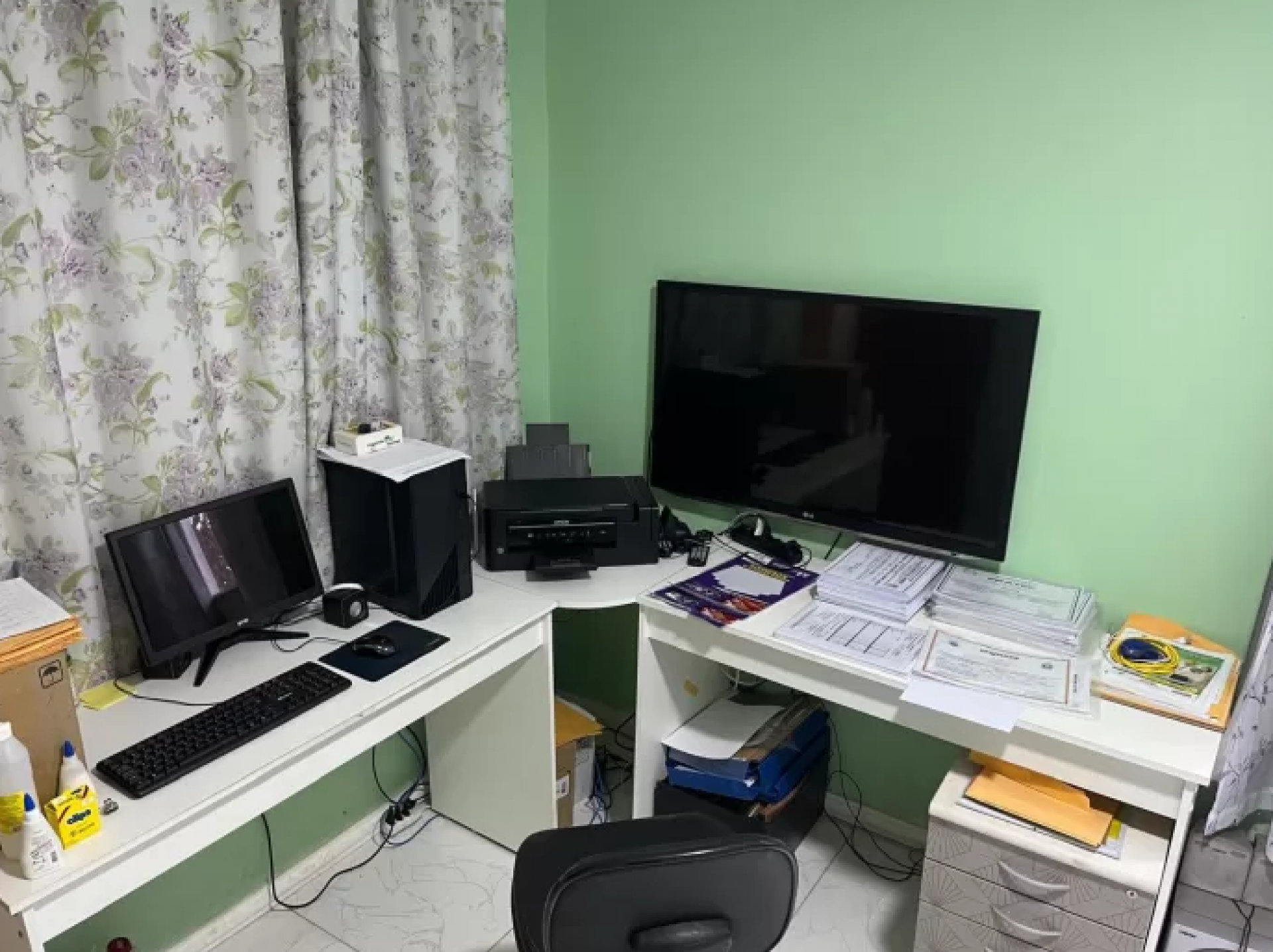 Durante o cumprimento dos mandados, foram apreendidos aparelhos celulares, e um disco r&iacute;gido - Reprodu&ccedil;&atilde;o/ PF