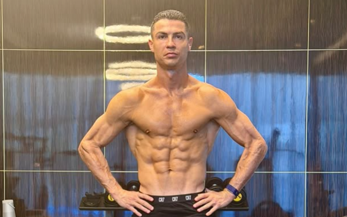 Cristiano Ronaldo postou foto ap&oacute;s sair da sauna