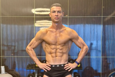 Cristiano Ronaldo impressiona ao postar foto do corpo sarado