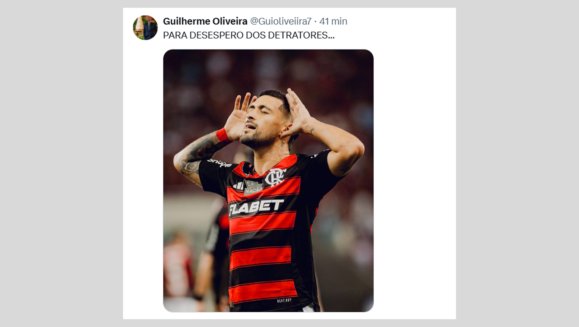 Torcedores do Flamengo comentaram sobre a renovação de Filipe Luís nas redes sociais - Reprodução de Twitter
