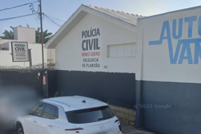 Mulher amordaçada pula de carro em movimento para escapar de cárcere privado em MG