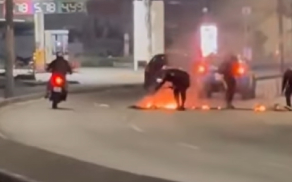 Criminosos tentaram bloquear a Avenida Santa Cruz, em Senador Camará