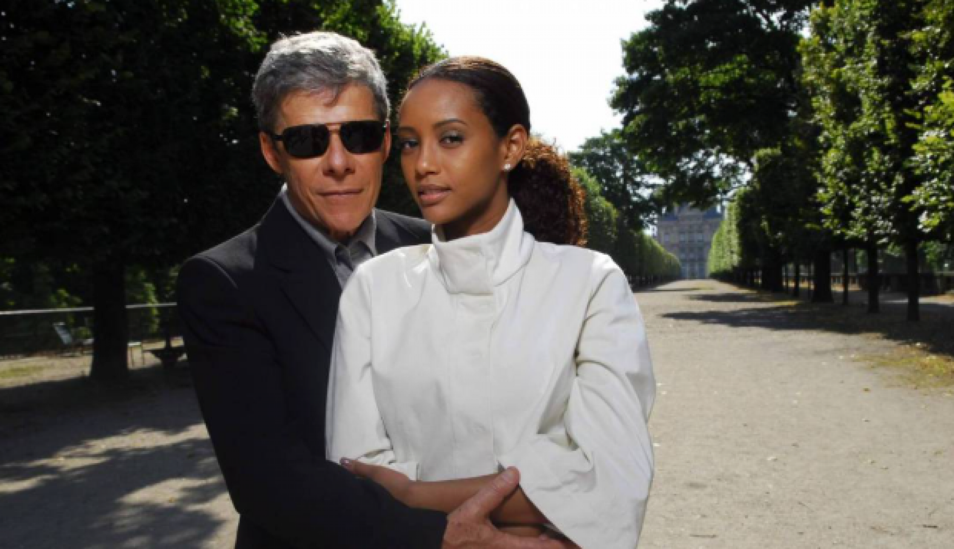 Papel ficou a cargo de Ta&iacute;s Ara&uacute;jo, em Viver a Vida - Divulga&ccedil;&atilde;o 