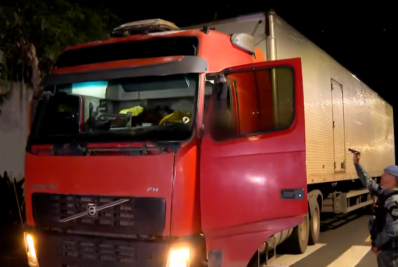 Motorista de caminhão é sequestrado e fica nove horas como refém em SP