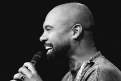 Cantor de pagode morre após ser baleado em assalto