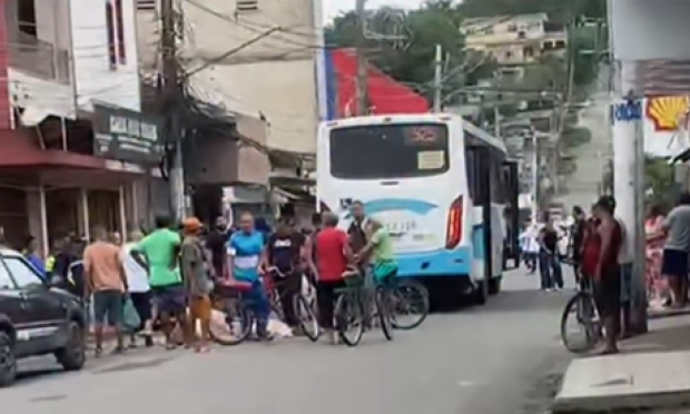 Jovem morre em acidente com ônibus em Nova Iguaçu