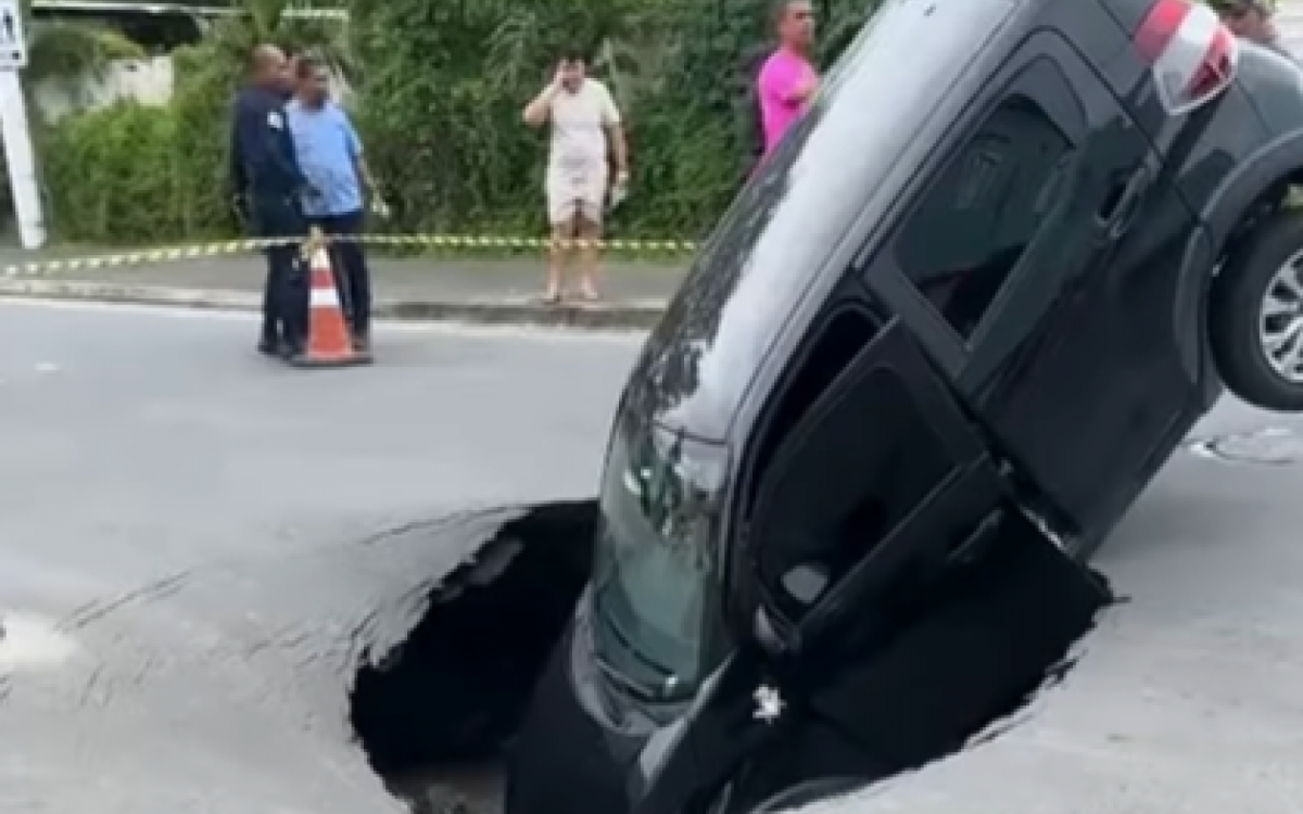 Incidente aconteceu na Avenida Juscelino Kubitscheck, em Resende, neste domingo (25)