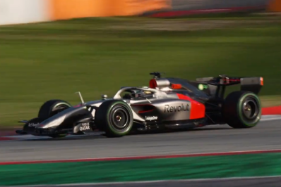 Audi de Bortoleto apresenta problema em primeiro treino de pré-temporada de F1