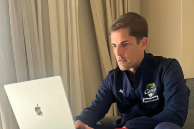 Técnico acusado de planejar preparação de time com IA nega acusação