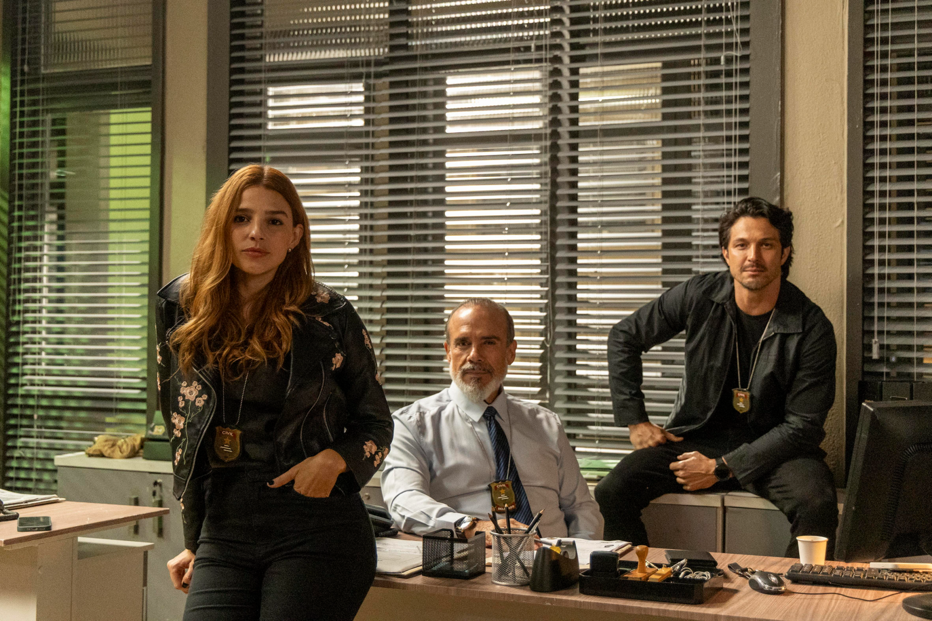 Juquinha (Gabriela Medvedovsky), Jairo (André Mattos) e Paulinho (Romulo Estrela) na novela 'Três Graças', da TV Globo - TV Globo / Beatriz Damy