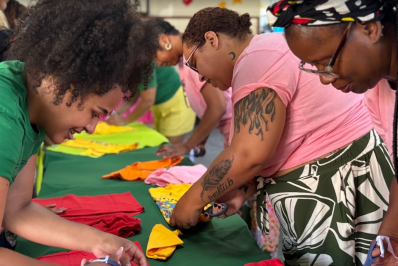 Carnaval: ONG oferece 30 vagas em curso gratuito de customização de abadás