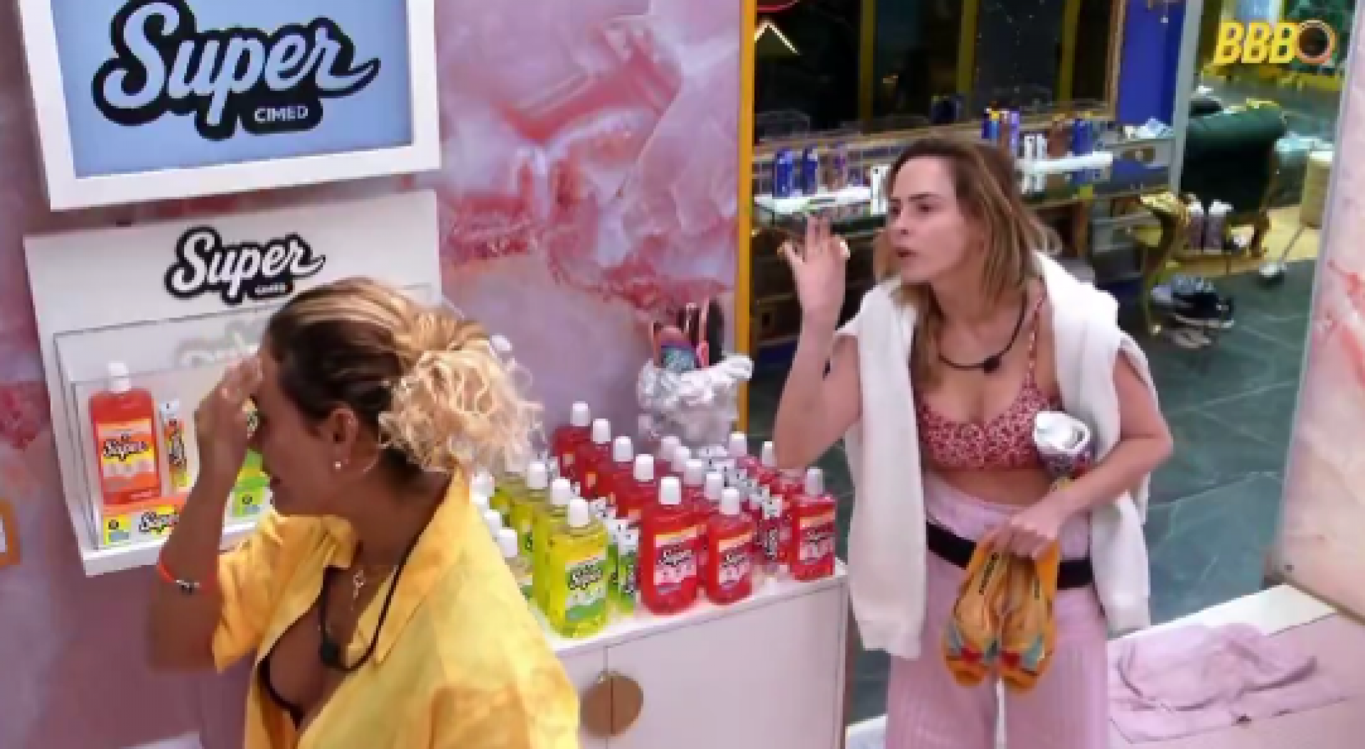 Ana Paula Renault confronta Sarah Andrade no 'BBB 26', da TV Globo - Reprodução de vídeo / X