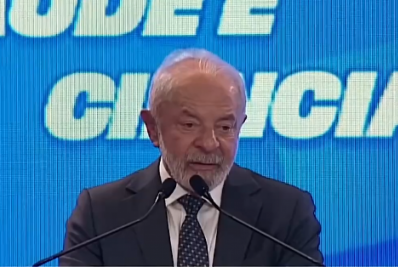 'Dólar oscila porque depende do humor de Trump', diz Lula