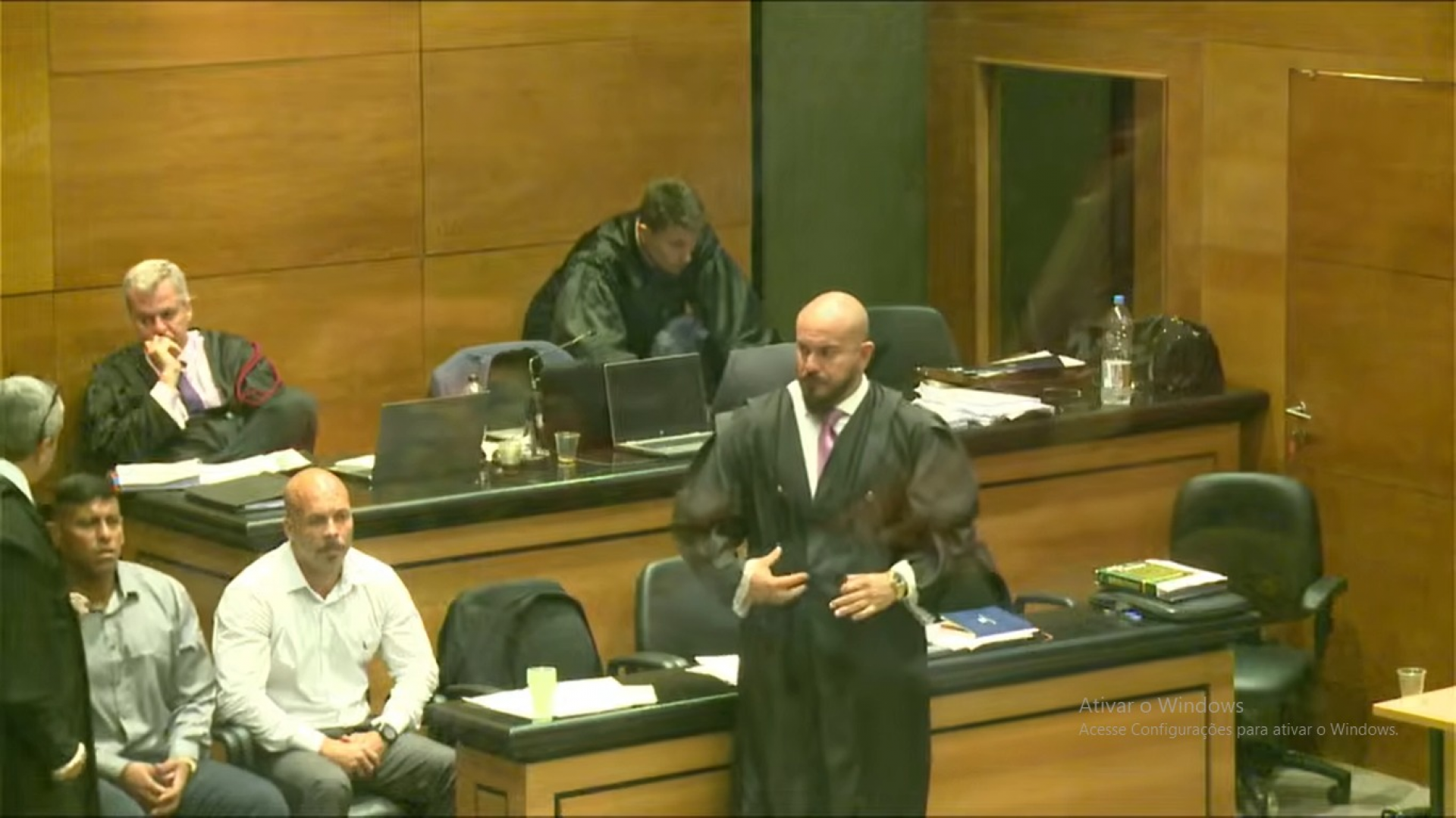 Policiais Aslan Wagner Ribeiro de Faria e Diego Pereira Leal foram absolvidos - Divulga&ccedil;&atilde;o/TJRJ