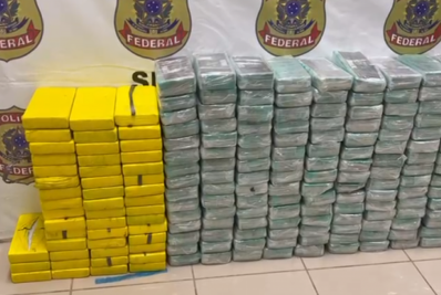 Cães da PM encontram 199 kg de cocaína e pasta base em caminhão na Região Metropolitana de Curitiba