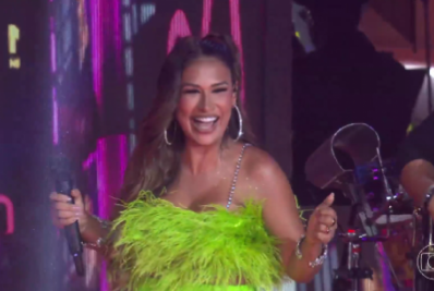 Simone Mendes anima e emociona participantes em festa do 'BBB 26'