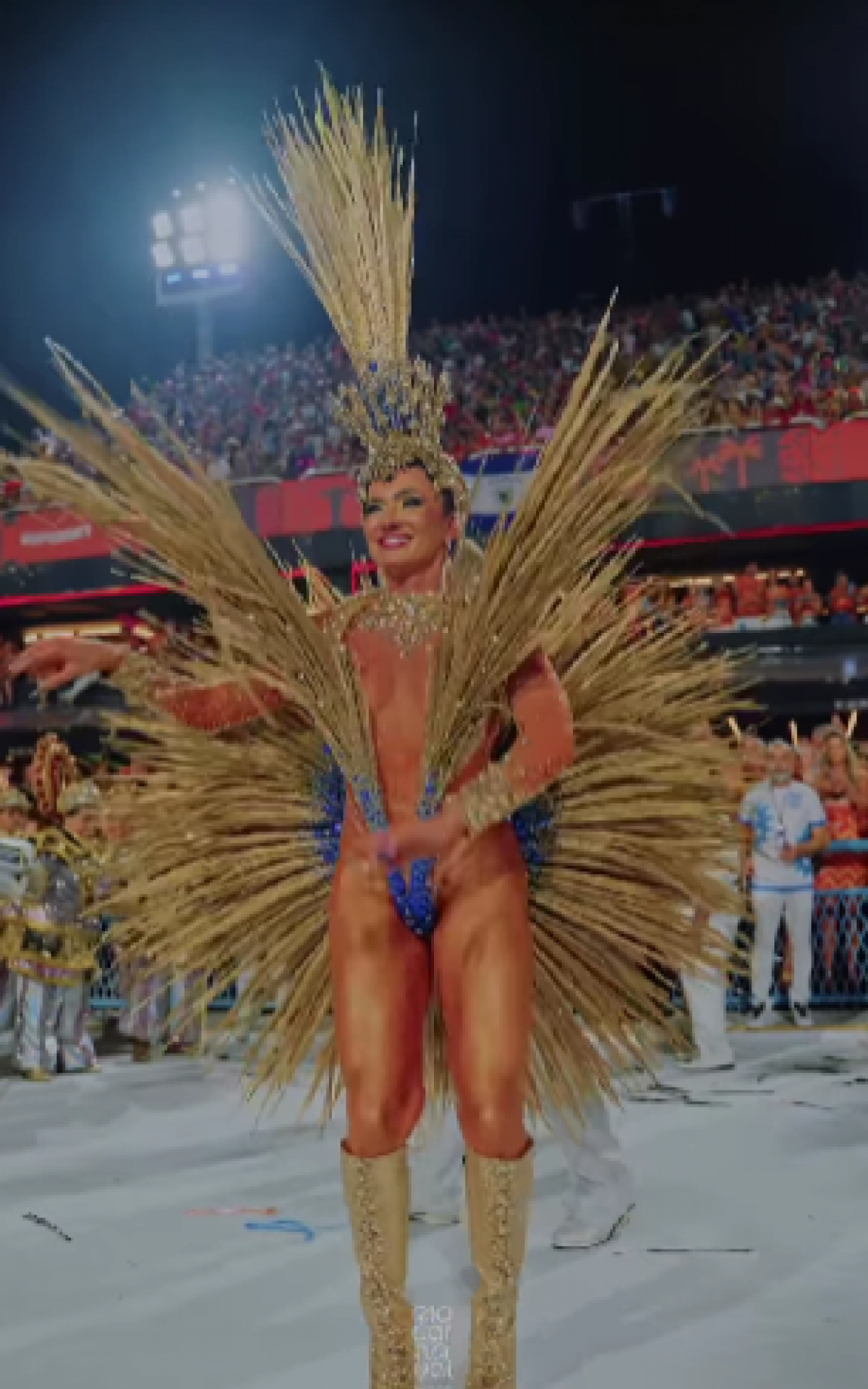 Rainha de bateria da Acadêmicos de Niterói, Vanessa Rangeli