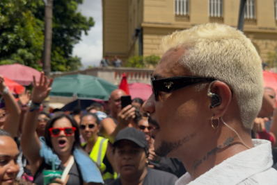 Xamã aparece com novo visual no Carnaval após Sophie Charlotte confirmar término