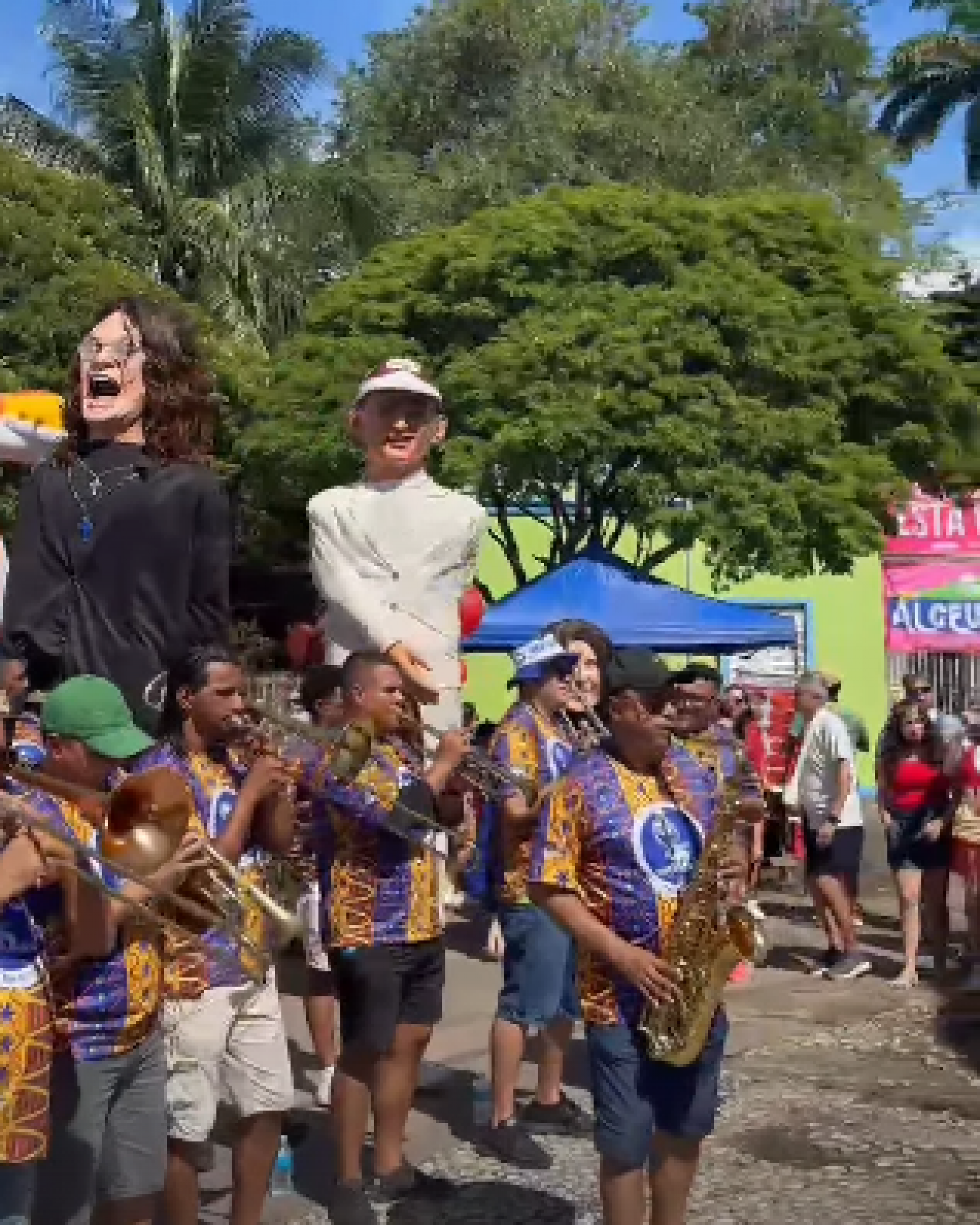 Ozzy Osbourne e João Gomes são homenageados com bonecos de Olinda - Reprodução de vídeo / Instagram