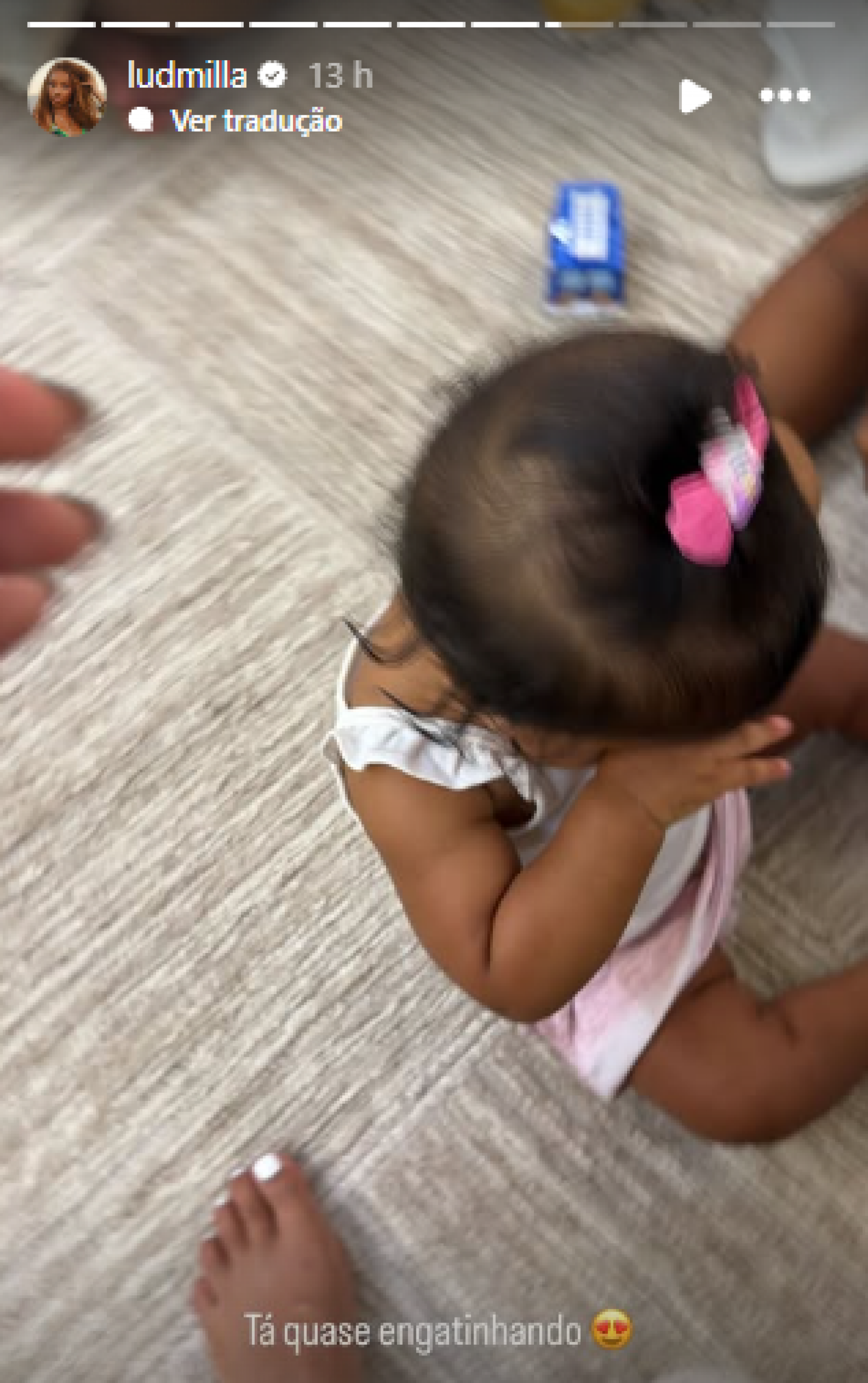 Ludmilla mostra a filha, Zuri: 'Quase engatinhando' - Reprodução / Instagram
